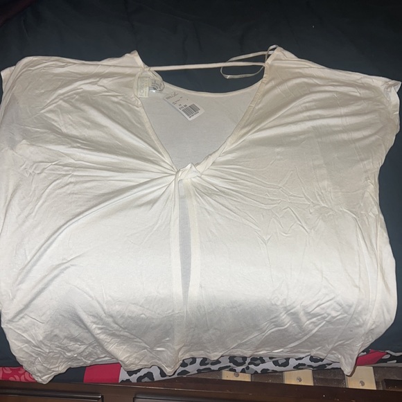 White Top - Picture 2 of 3